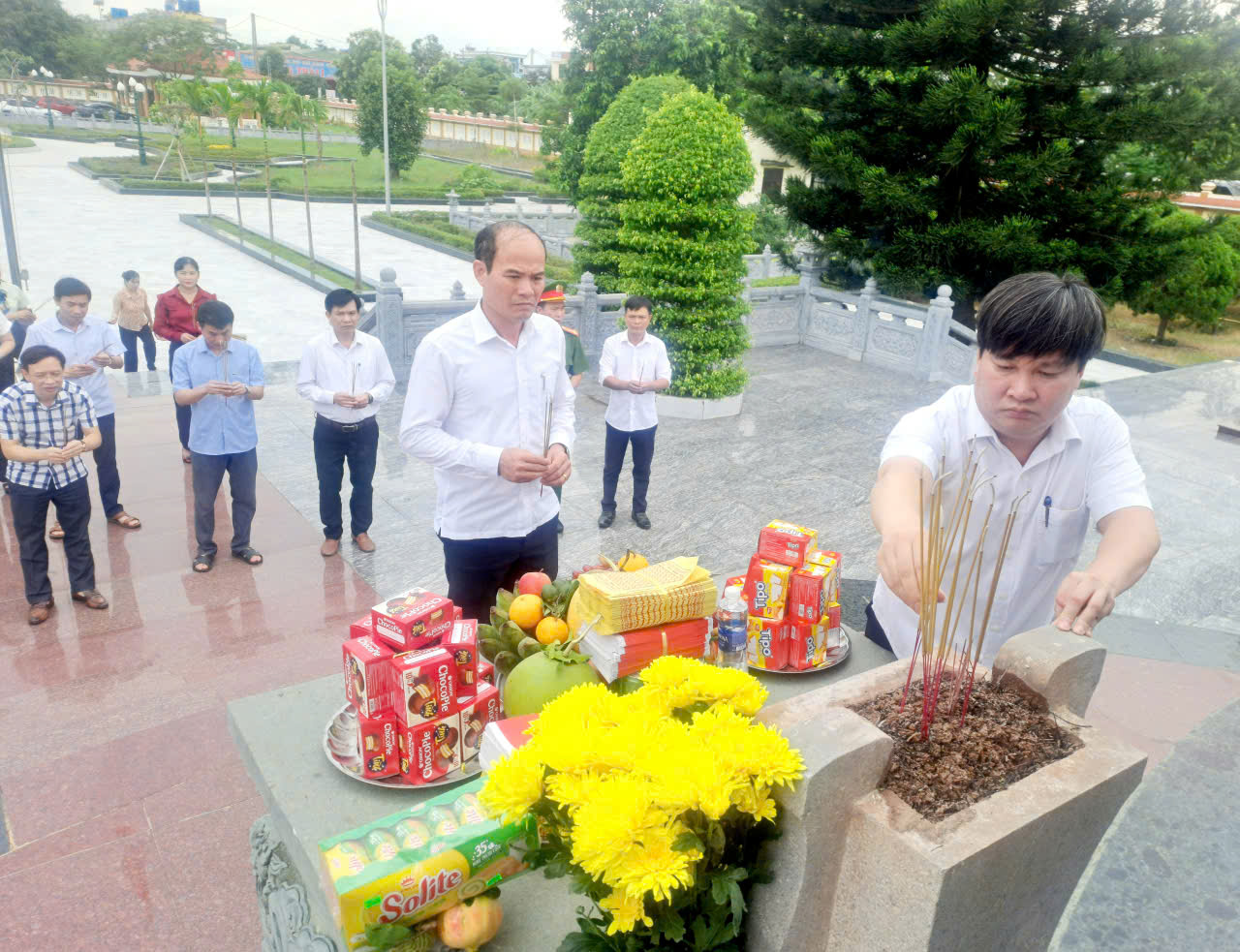 Anh-tin-bai